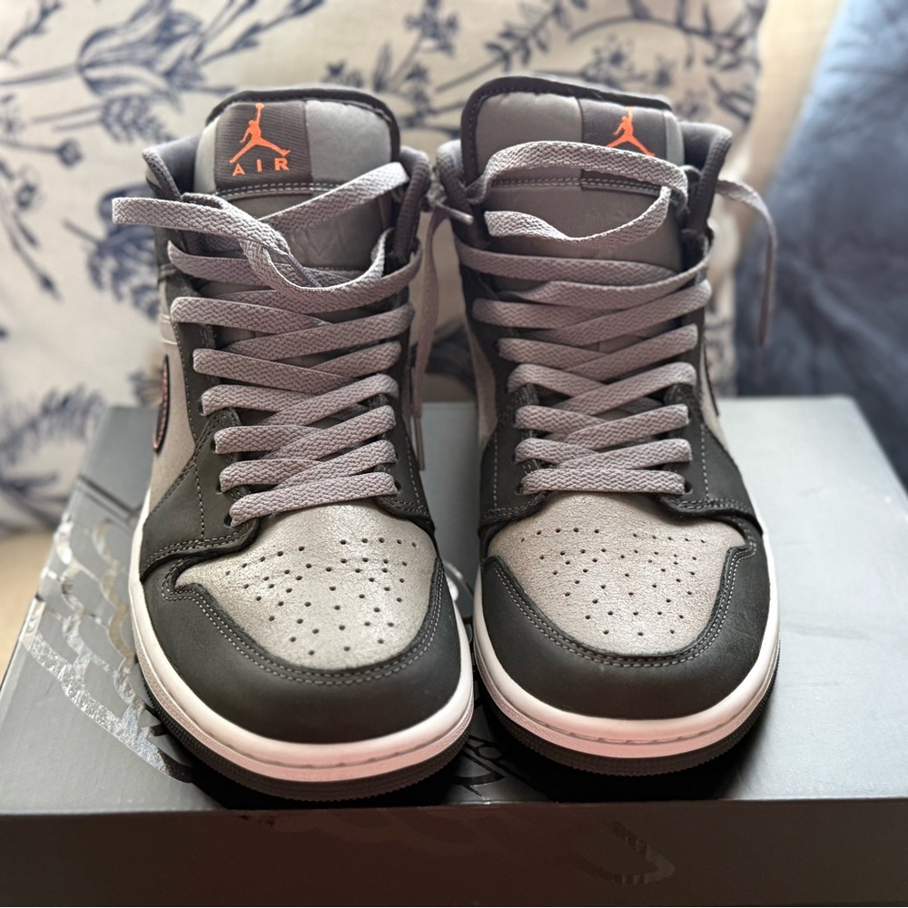 Air Jordan 1 SE Night Stadium - Picture 3 of 6